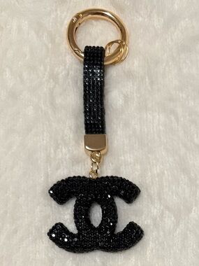 CC Sparkling Luxury Keychain Gold-tone Hardware in Black
